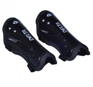 Delta Çift Cırtlı Tekmelik Futbolcu Tekmeliği Siyah